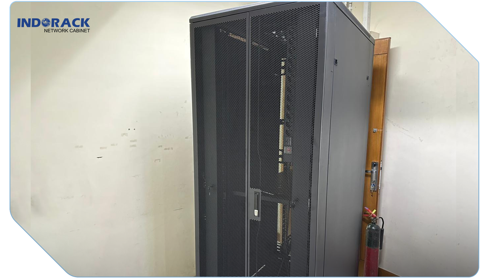 Perakitan Rack Server10